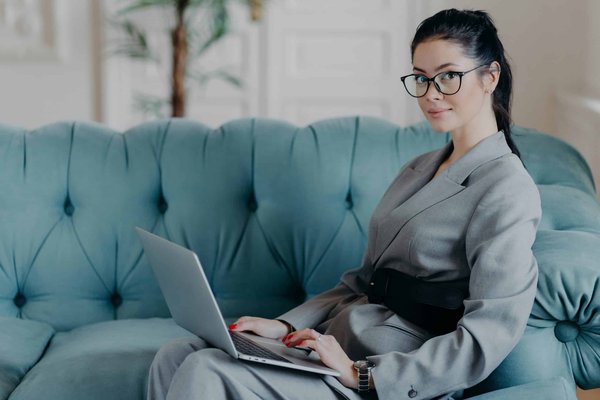 Can AI-Powered Personal Finance Apps Help UK Users with Savings?